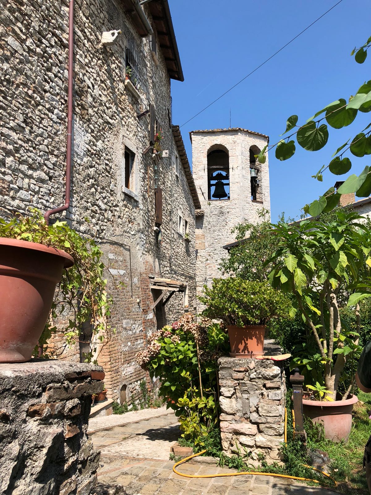 Torre_campanaria_della_Chiesa_di_San_Giovanni_Battista_(Arrone).jpg